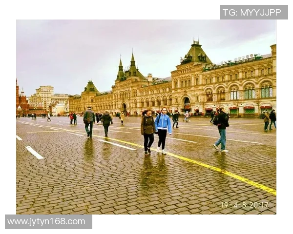 足球明星带你飞翔快乐童年在绿茵场上尽情欢唱